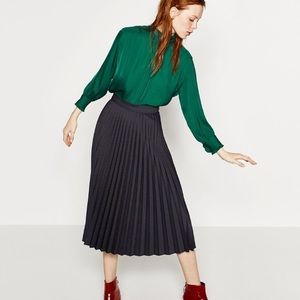 Zara pleated navy skirt